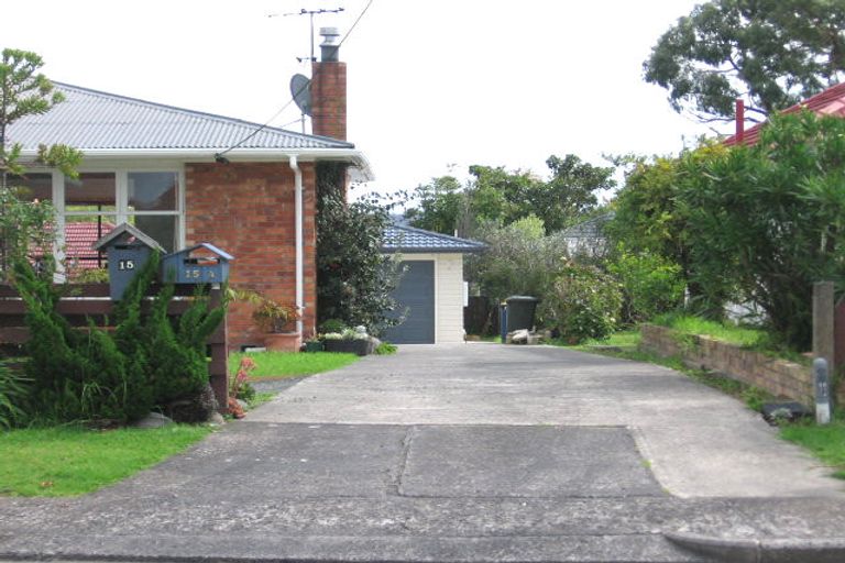Photo of property in 15 Kirrie Avenue, Te Atatu South, Auckland, 0610