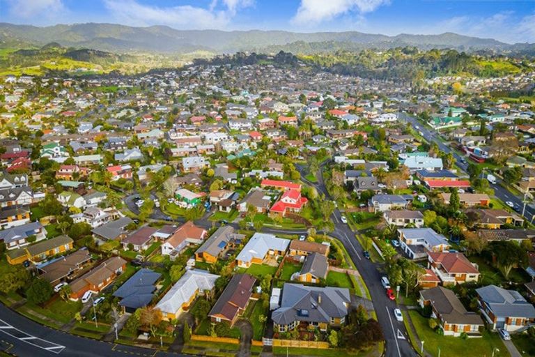 Photo of property in 4 Muscat Place, Henderson, Auckland, 0612