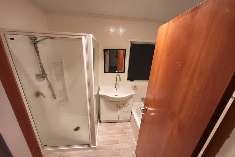 Photo of property in 7 Palmetto Place, Goodwood Heights, Auckland, 2105