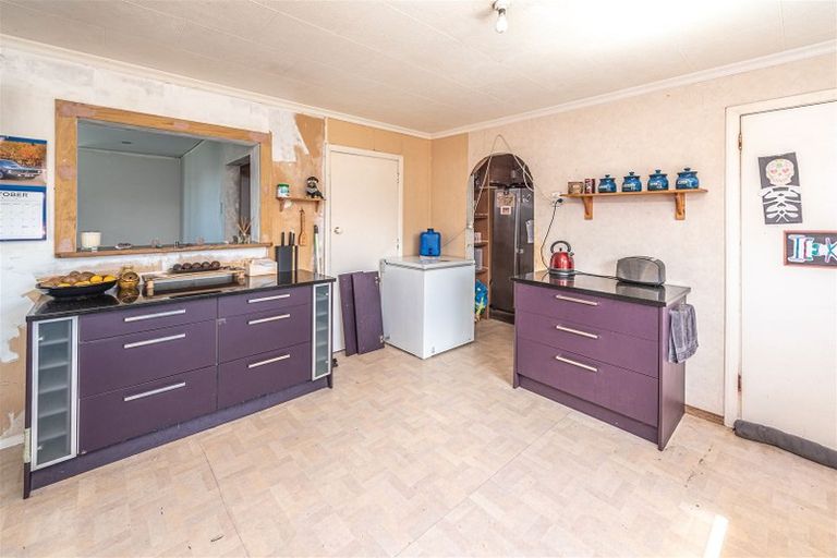 Photo of property in 43 Cornfoot Street, Castlecliff, Whanganui, 4501