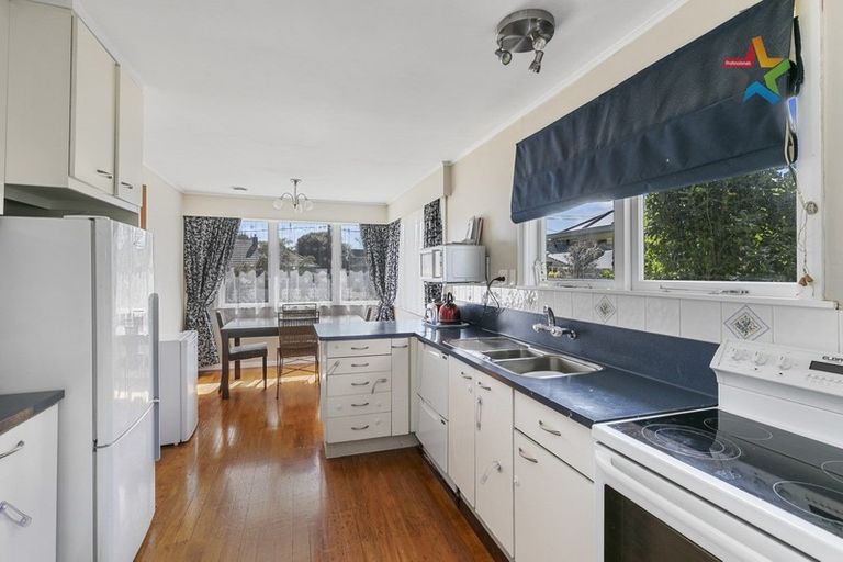 Photo of property in 10 Holyoake Crescent, Avalon, Lower Hutt, 5011