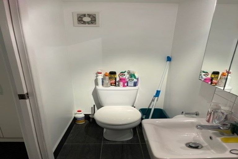 Photo of property in 1/34 Sylvan Avenue, Milford, Auckland, 0620