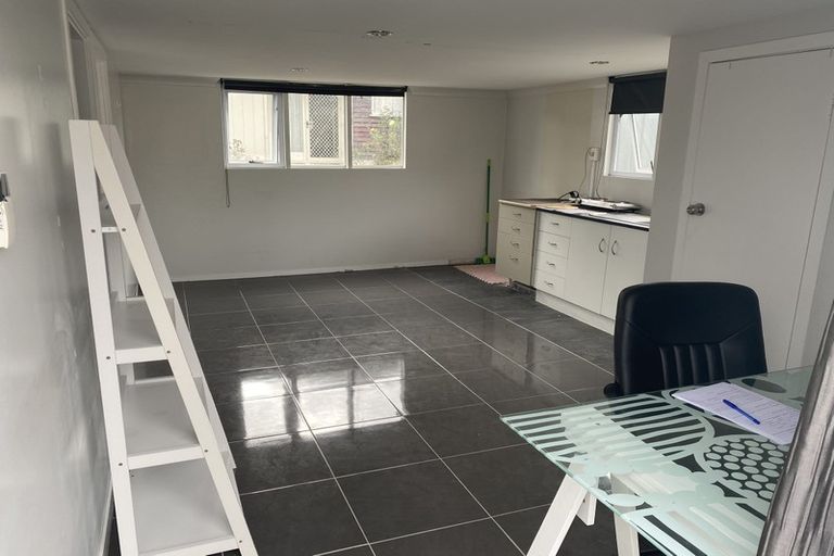 Photo of property in 41 Thornlow Street, Glendene, Auckland, 0602