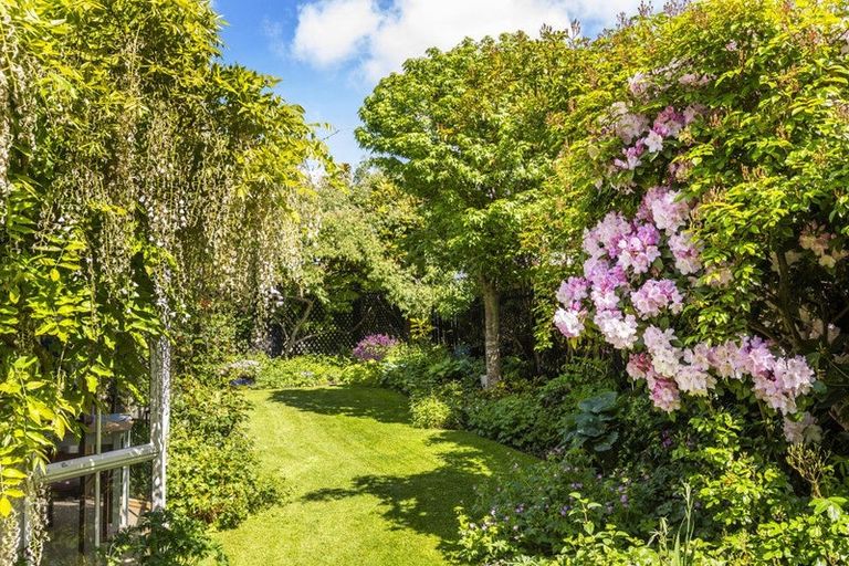 Photo of property in 1/26 Strowan Road, Strowan, Christchurch, 8052