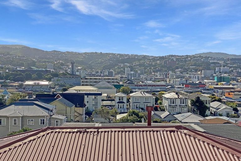 Photo of property in 51 Scarborough Terrace, Mount Victoria, Wellington, 6011