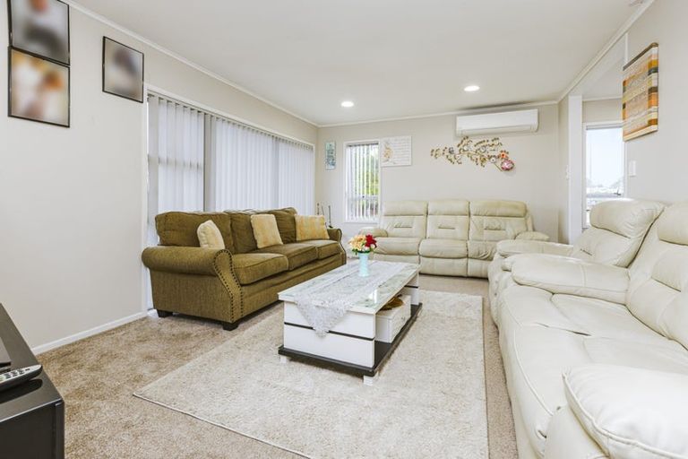 Photo of property in 3 Ilford Crescent, Mangere, Auckland, 2022