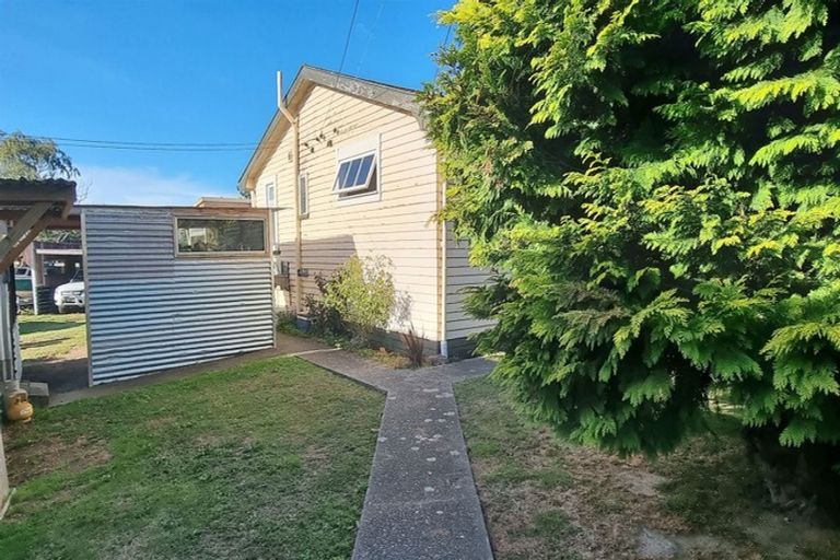 Photo of property in 53 Broadway, Picton, 7220