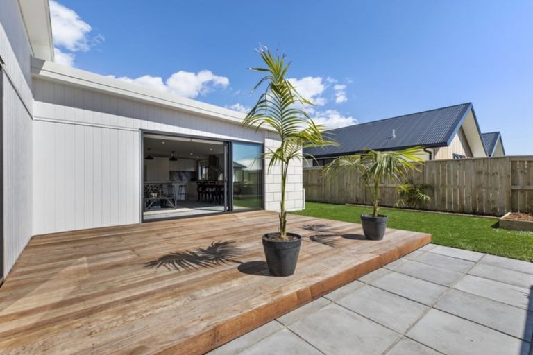 Photo of property in 105 The Boulevard, Papamoa Beach, Papamoa, 3118