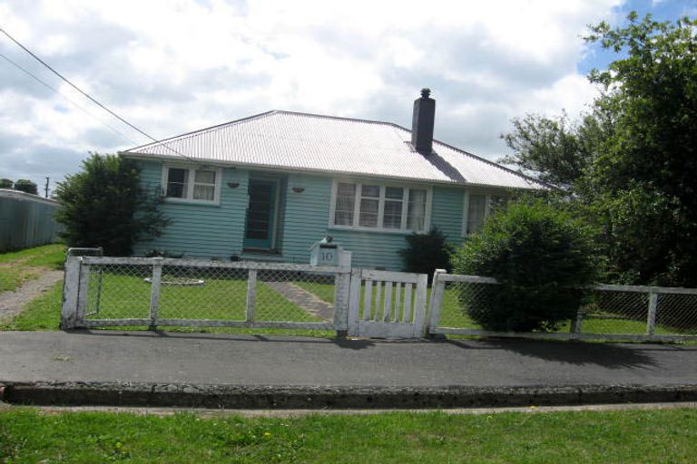 Photo of property in 10 Tyndall Street, Pahiatua, 4910