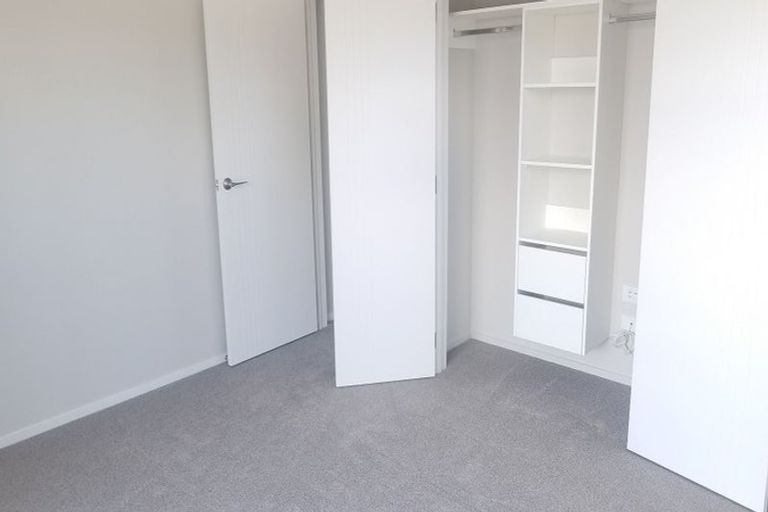 Photo of property in 2/30 West Coast Road, Glen Eden, Auckland, 0602