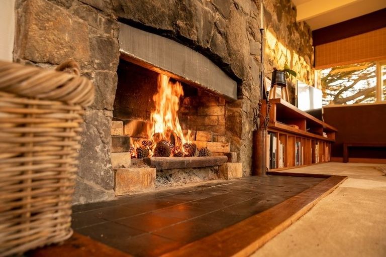 Photo of property in 16 Pa Road, Pukerua Bay, 5026