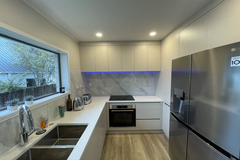 Photo of property in 18 King Richard Place, Browns Bay, Auckland, 0630