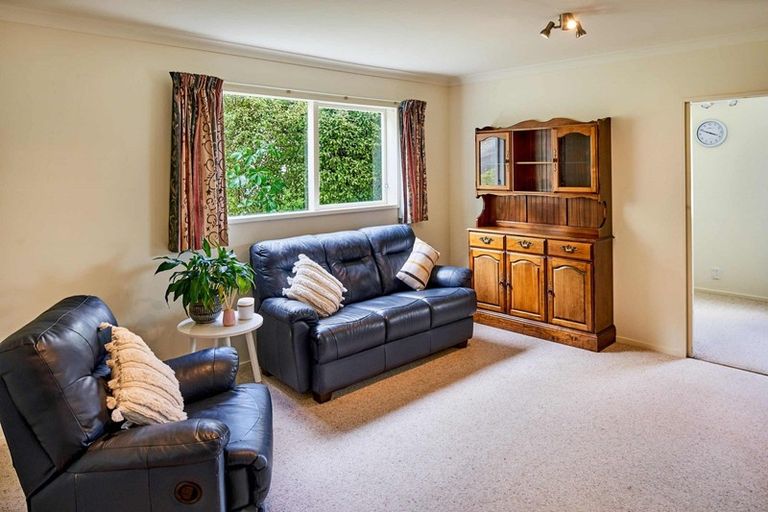 Photo of property in 10 Katarina Grove, Tawa, Wellington, 5028