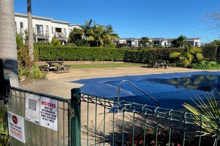 Photo of property in The Grange, 68/92 Bush Road, Albany, Auckland, 0632