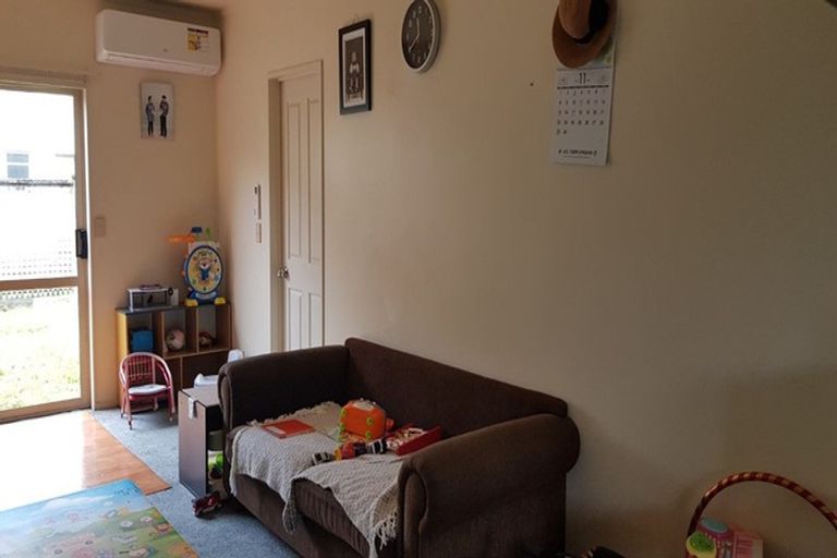 Photo of property in 3 Butia Avenue, Henderson, Auckland, 0612