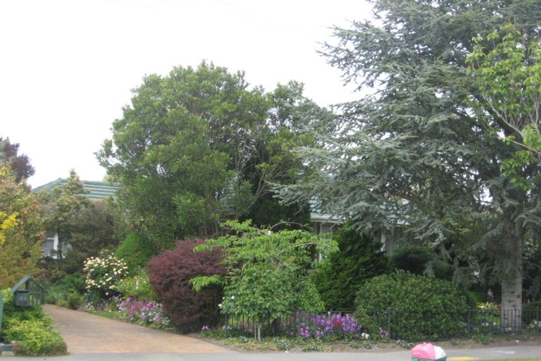 Photo of property in 38 Liverton Crescent, Bishopdale, Christchurch, 8053