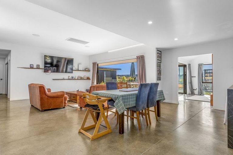 Photo of property in 1266 West Coast Road, West Melton, Christchurch, 7671