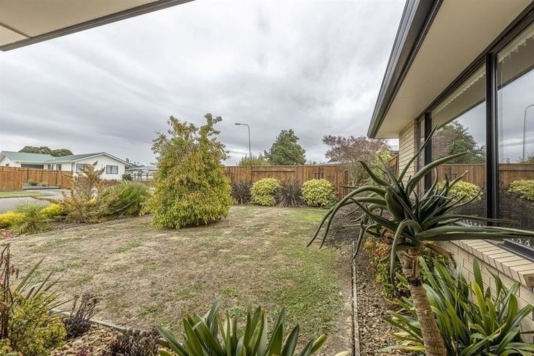 Photo of property in 108 Hillcrest Drive, Kelvin Grove, Palmerston North, 4414