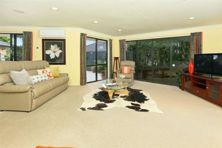 Photo of property in 1 Semillon Avenue, Henderson, Auckland, 0612