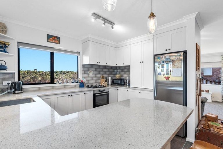 Photo of property in 76 Oteki Park Drive, Welcome Bay, Tauranga, 3112