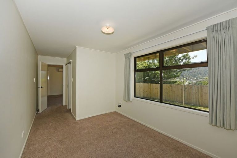 Photo of property in 43 August Street, Stokes Valley, Lower Hutt, 5019