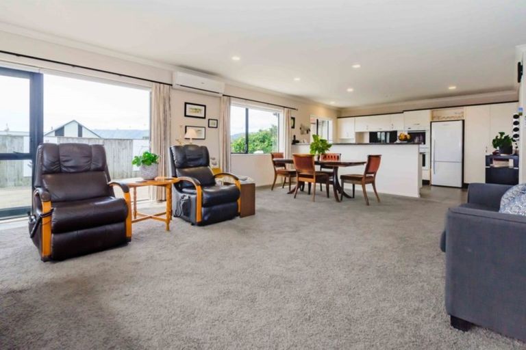 Photo of property in 11 Central Park, Paraparaumu Beach, Paraparaumu, 5032