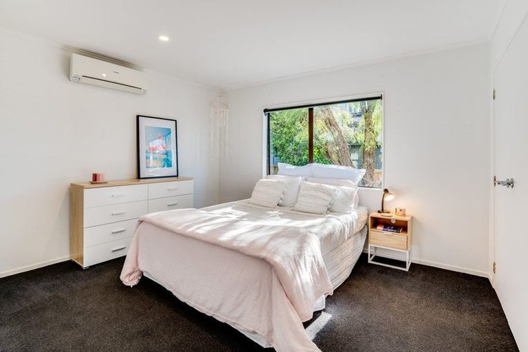 Photo of property in 91 Pacific Parade, Army Bay, Whangaparaoa, 0930