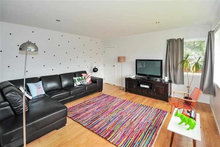 Photo of property in 3 Wykeham Place, Glenfield, Auckland, 0629