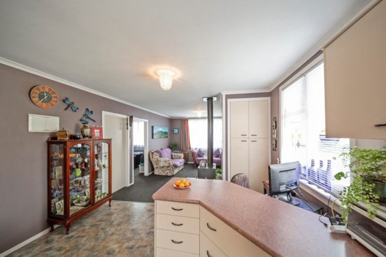 Photo of property in 80 Railway Street, Eltham, 4322