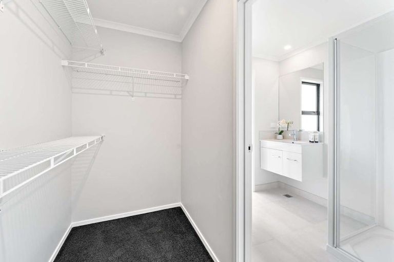 Photo of property in 52 Papatupu Way, Kumeu, 0810