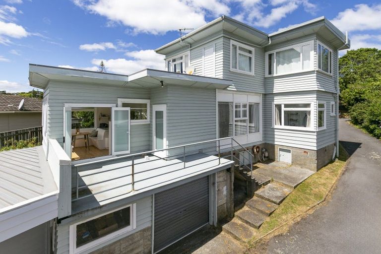 Photo of property in 1/199 Newlands Road, Newlands, Wellington, 6037