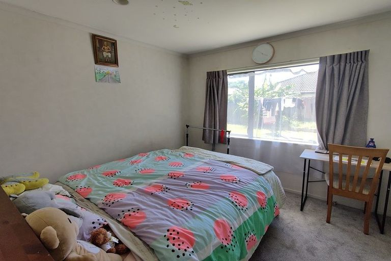 Photo of property in 1 Gortin Close, East Tamaki, Auckland, 2013