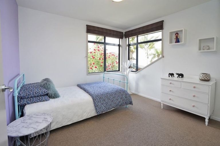 Photo of property in 14 Southworth Place, Grandview Heights, Hamilton, 3200