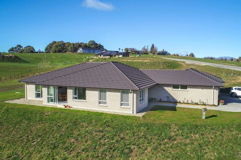 Photo of property in 370 Pomona Road, Tasman, Upper Moutere, 7173