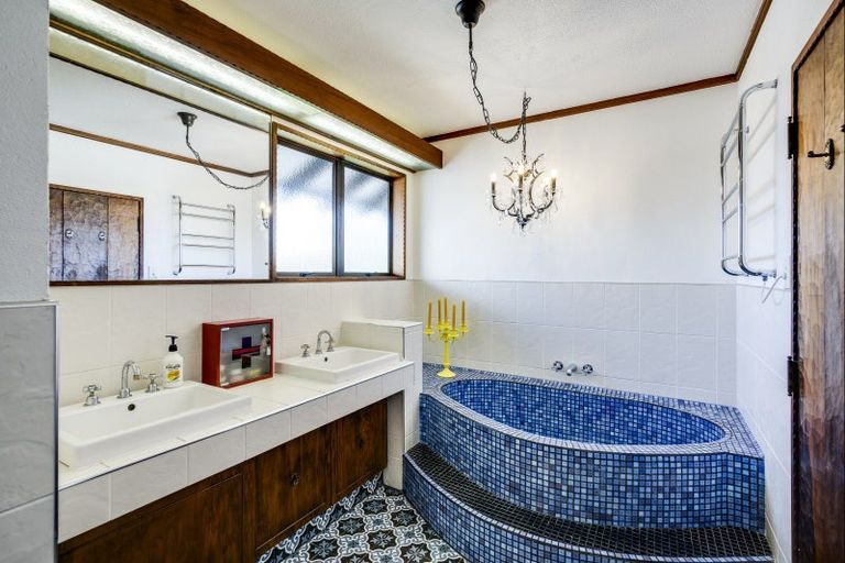 Photo of property in 74 Le Quesne Road, Bay View, Napier, 4104