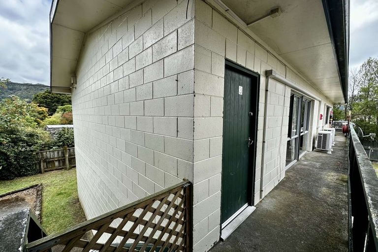 Photo of property in 3/12a Wood Street, Wallaceville, Upper Hutt, 5018
