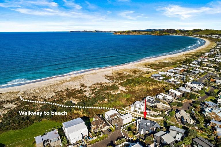 Photo of property in 1 Lagoon Way, Omaha, 0986