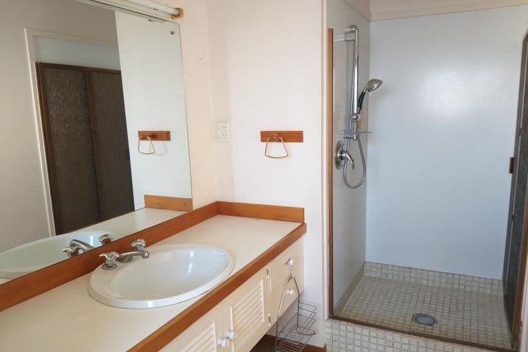 Photo of property in 14a Glencoe Road, Browns Bay, Auckland, 0630