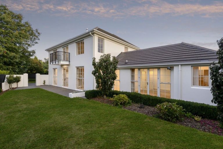 Photo of property in 24 Felstead Place, Avonhead, Christchurch, 8042