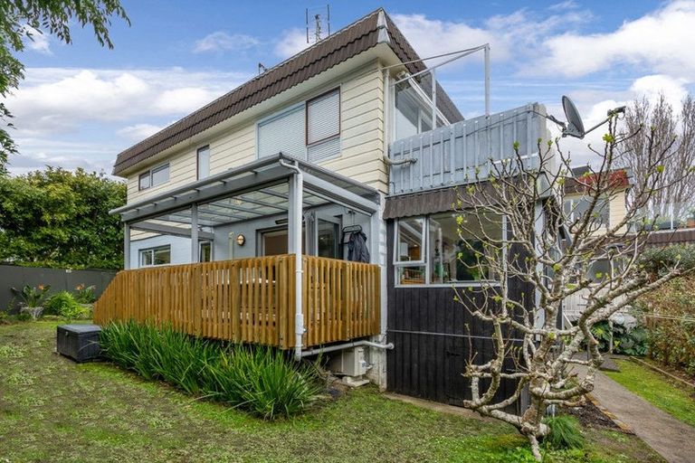 Photo of property in 4/22 North Avenue, Narrow Neck, Auckland, 0624