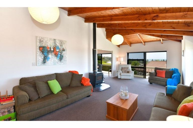 Photo of property in 11b Orewa Heights Crescent, Orewa, 0931