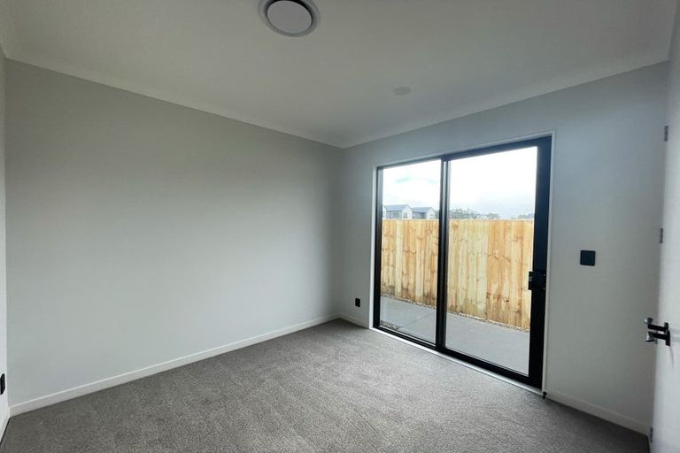 Photo of property in 31 Cara Avenue, Kumeu, 0810