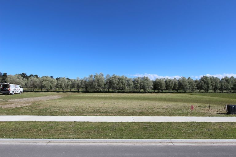 Photo of property in 17 Catalina Crescent, Forrest Hill, Auckland, 0620