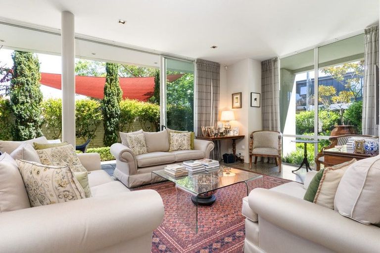 Photo of property in 148 Merivale Lane, Merivale, Christchurch, 8014