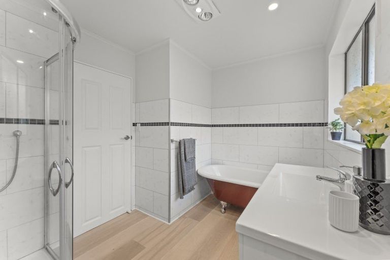 Photo of property in 11 Amber Grove, Birchville, Upper Hutt, 5018