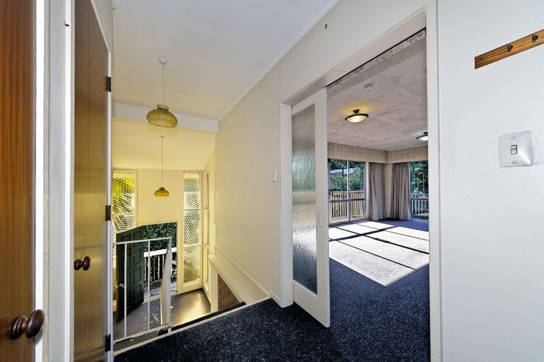 Photo of property in 136 Godley Road, Green Bay, Auckland, 0604