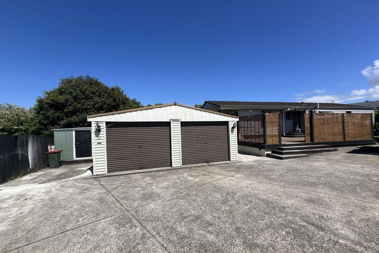 Photo of property in 12 Leven Lane, Totara Heights, Auckland, 2105
