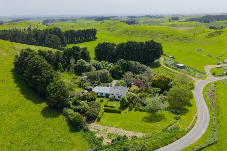 Photo of property in 135 Zigzag Road, Pohangina, Feilding, 4775