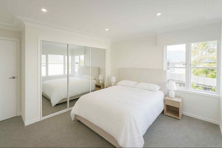 Photo of property in 104 Lincoln Park Avenue, Massey, Auckland, 0614