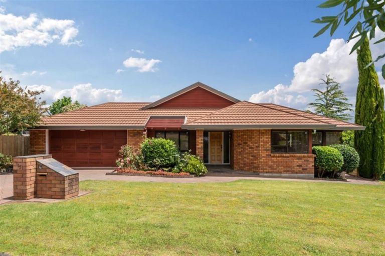 Photo of property in 15 Currell Way, Somerville, Auckland, 2014